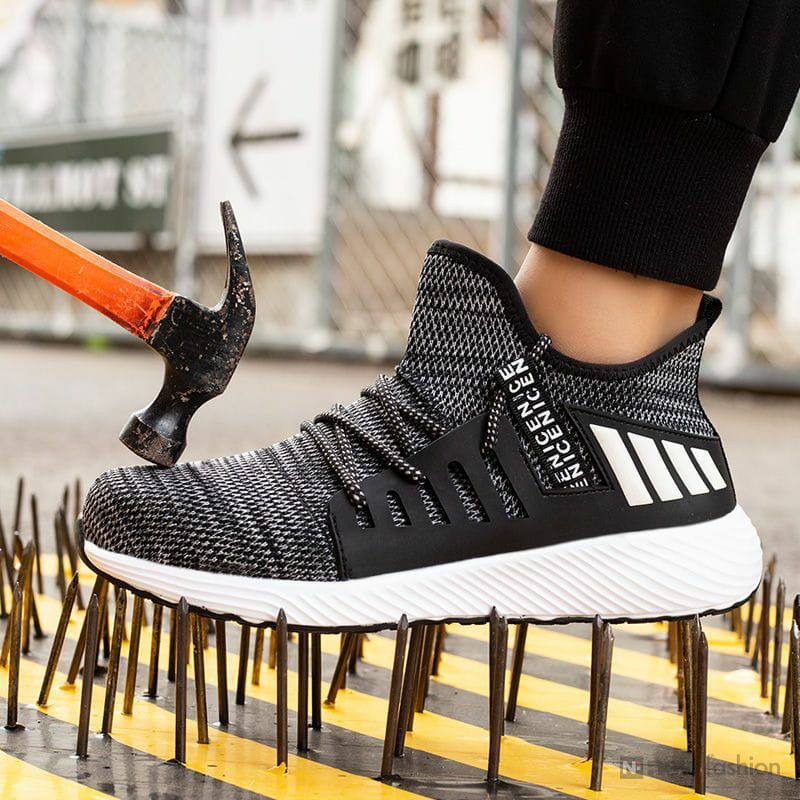 حذاء المهام الصعبة – القوة والراحة في كل خطوة